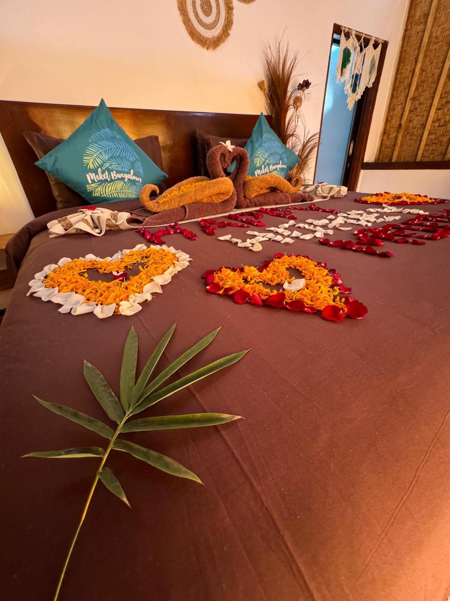 Meket Bungalows Toyapakeh Esterno foto